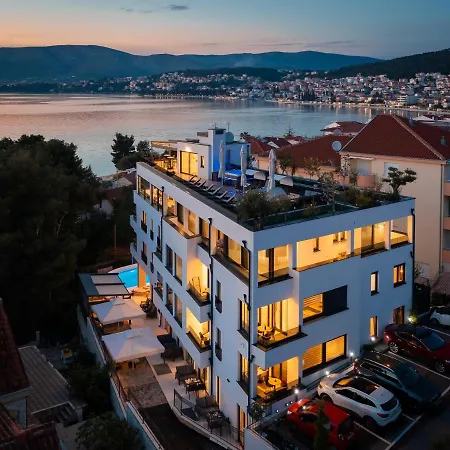 Valentina تروغير